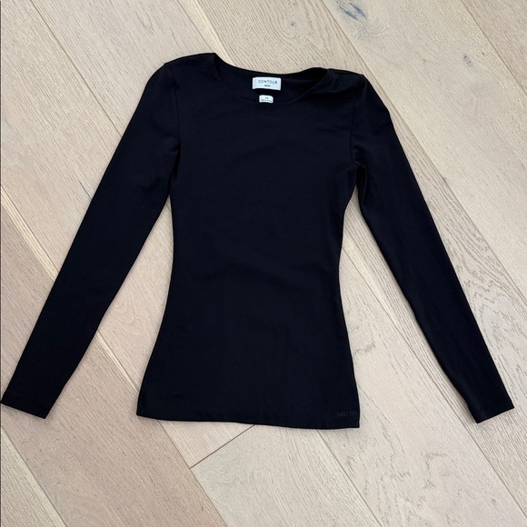 Aritzia Tops - Aritzia Black Long Sleeve Tee